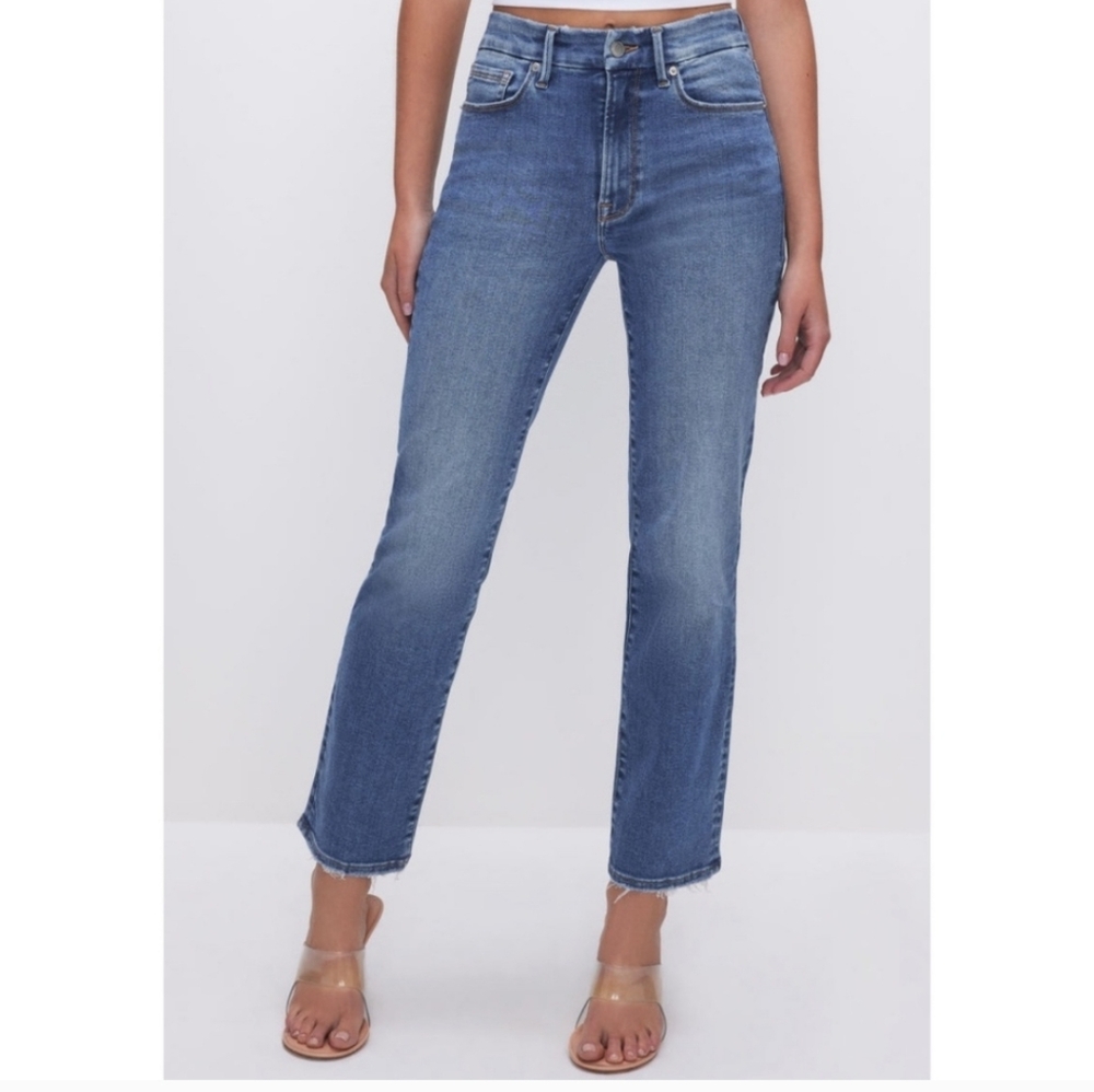 Good American Straight Leg Jeans in Medium Blue Wash